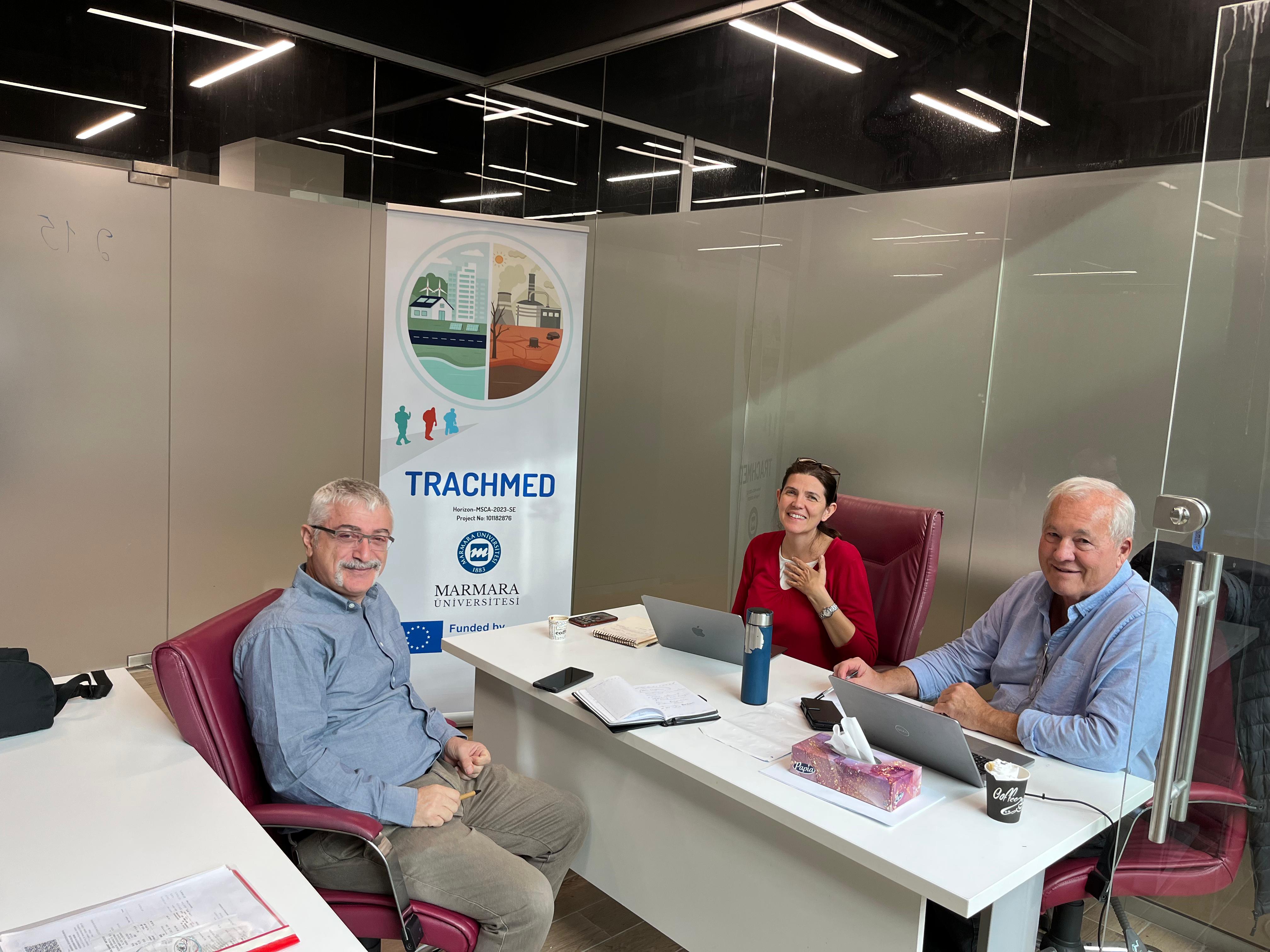 PHOTO-2025-11-20-21-39-35.jpg (1.02 MB)